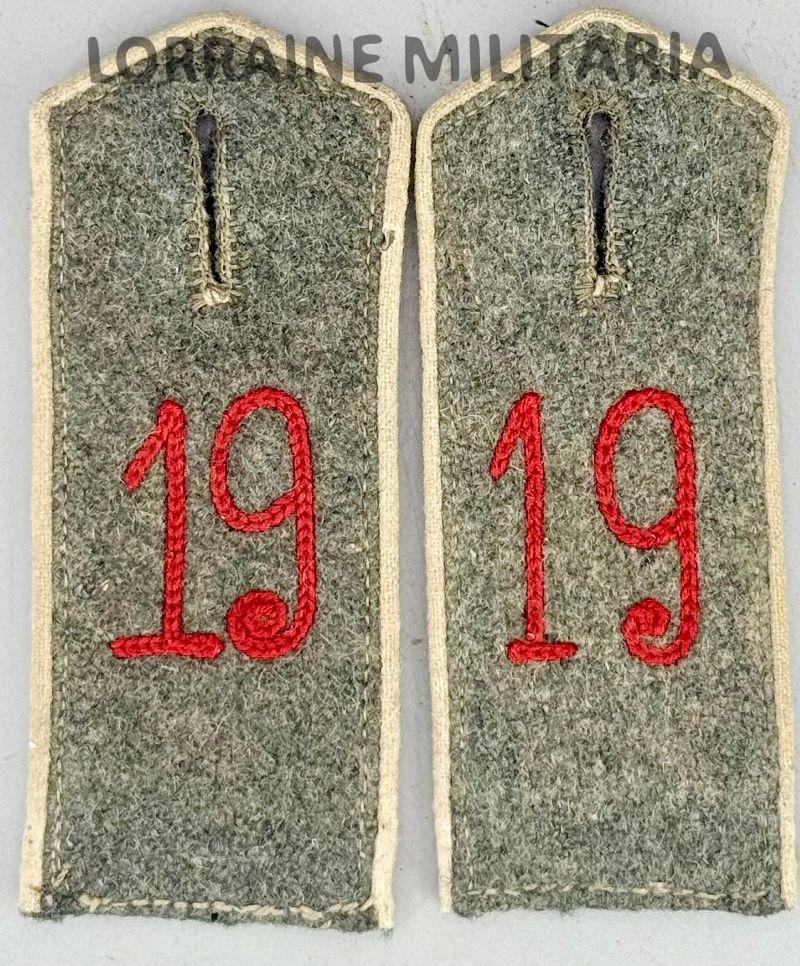 militaria : PAIRE DE PATTES D'EPAULE MODELE 1915 TROUPES DU 19 ÈME RÉGIMENT D'INFANTERIE